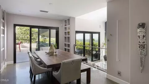 Dining - 1411 Edgehill Pl, Pasadena, CA 91103 photo 2 of 5