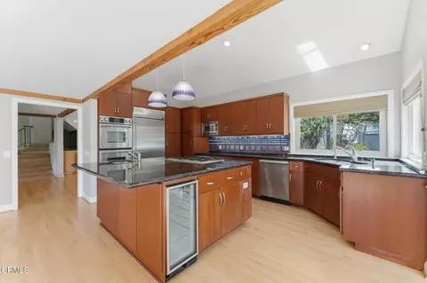 Kitchen - 405 Woodcliffe Rd, Pasadena, CA 91105 photo 3 of 3