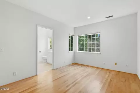Bedroom - 405 Woodcliffe Rd, Pasadena, CA 91105 photo 7 of 8