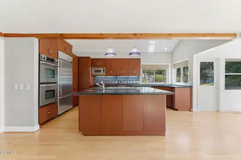 Kitchen - 405 Woodcliffe Rd, Pasadena, CA 91105 photo 1 of 3