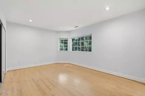 Bedroom - 405 Woodcliffe Rd, Pasadena, CA 91105 photo 3 of 8