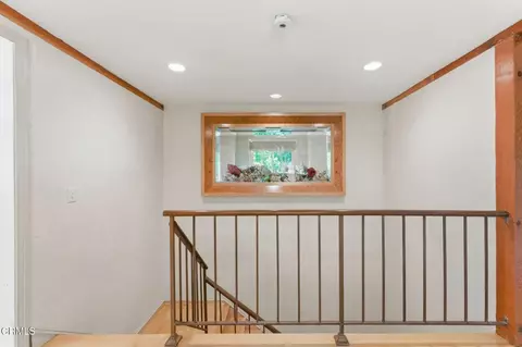 Entry Way - 405 Woodcliffe Rd, Pasadena, CA 91105 photo 2 of 3