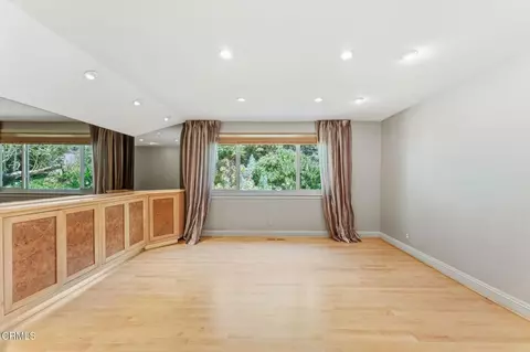 Living - 405 Woodcliffe Rd, Pasadena, CA 91105 photo 14 of 15