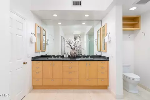 Bath - 101 Rios Ct, Solana Beach, CA 92075 photo 3 of 6