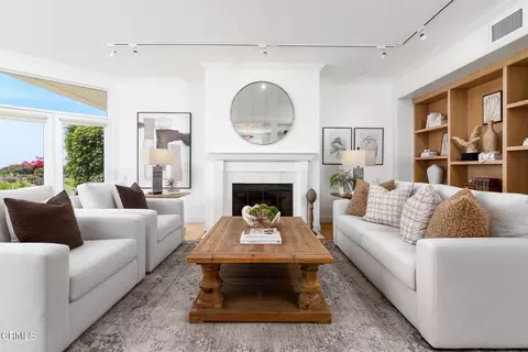 Living - 101 Rios Ct, Solana Beach, CA 92075 photo 2 of 4