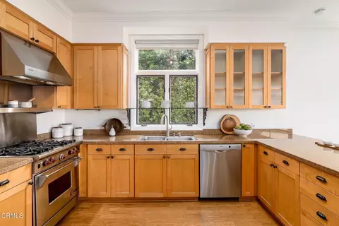 Kitchen - 101 Rios Ct, Solana Beach, CA 92075 photo 4 of 5