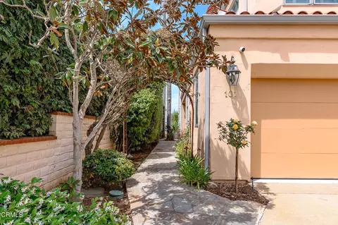 Exterior - 101 Rios Ct, Solana Beach, CA 92075 photo 1 of 11