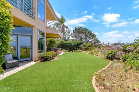 Exterior - 101 Rios Ct, Solana Beach, CA 92075 photo 6 of 11