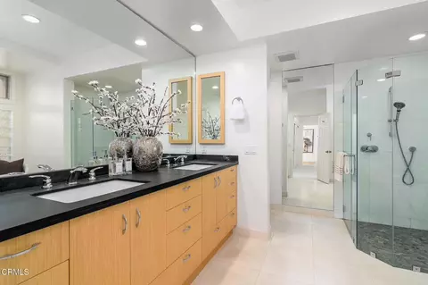 Bath - 101 Rios Ct, Solana Beach, CA 92075 photo 1 of 6