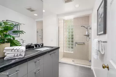 Bath - 101 Rios Ct, Solana Beach, CA 92075 photo 5 of 6