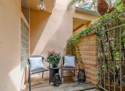 Exterior - 101 Rios Ct, Solana Beach, CA 92075 photo 4 of 11