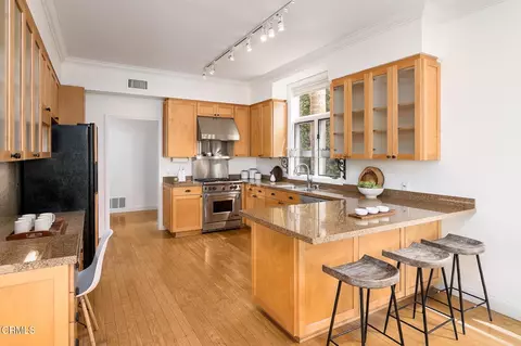 Kitchen - 101 Rios Ct, Solana Beach, CA 92075 photo 3 of 5
