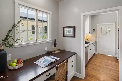 Entry Way - 690 Prospect Blvd, Pasadena, CA 91103 photo 1 of 4