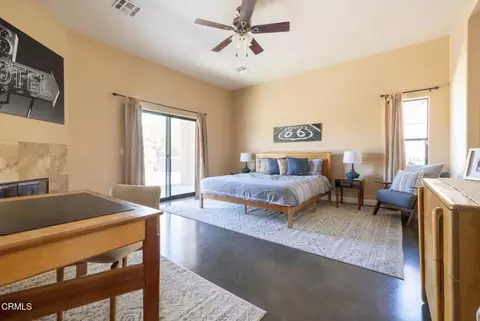 Bedroom - 6220 Farrelo Rd, Yucca Valley, CA 92284 photo 2 of 7