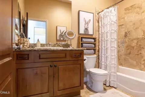 Bath - 6220 Farrelo Rd, Yucca Valley, CA 92284 photo 5 of 6