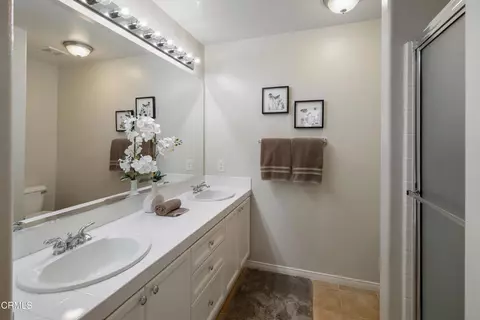 Bath - 930 Corte Augusta, Camarillo, CA 93010 photo 3 of 3