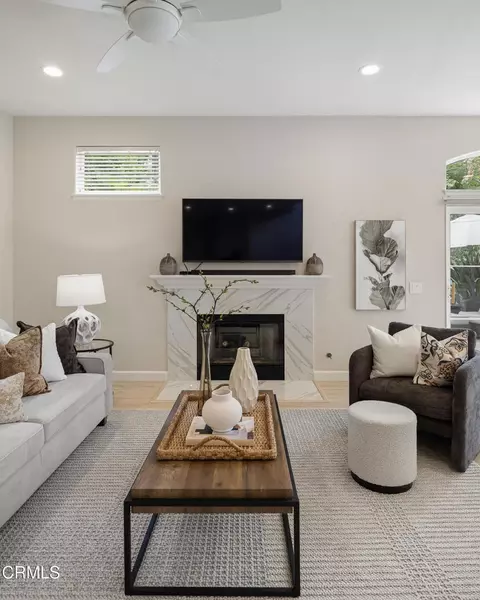 Living - 930 Corte Augusta, Camarillo, CA 93010 photo 3 of 3