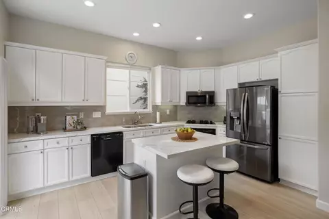 Kitchen - 930 Corte Augusta, Camarillo, CA 93010 photo 2 of 2