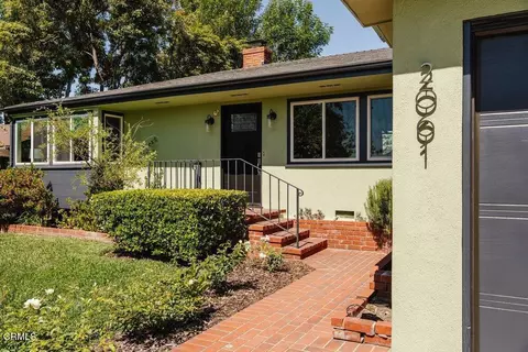 2061 N Roosevelt Ave, Altadena, CA 91001