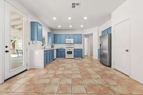Kitchen - 38519 37th St E, Palmdale, CA 93550 photo 1 of 4