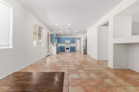 Entry Way - 38519 37th St E, Palmdale, CA 93550 photo 3 of 9