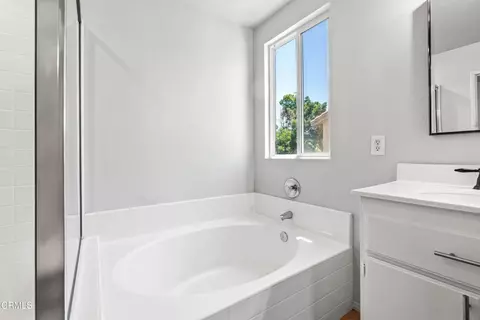 Bath - 38519 37th St E, Palmdale, CA 93550 photo 3 of 7