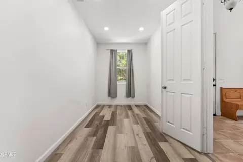 Entry Way - 38519 37th St E, Palmdale, CA 93550 photo 2 of 9