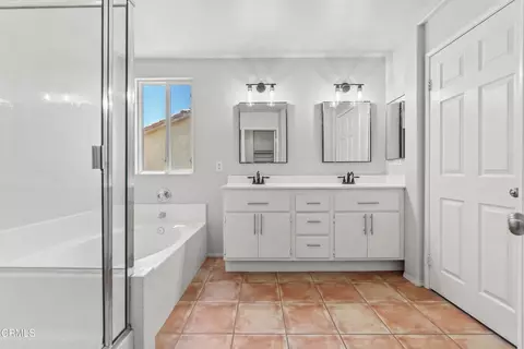 Bath - 38519 37th St E, Palmdale, CA 93550 photo 5 of 7