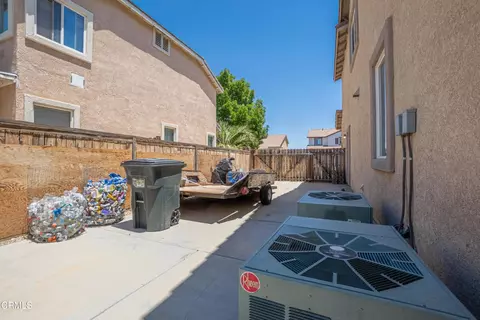 Exterior - 38519 37th St E, Palmdale, CA 93550 photo 19 of 20
