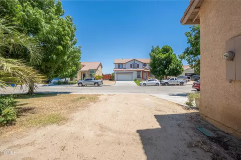 Exterior - 38519 37th St E, Palmdale, CA 93550 photo 5 of 20