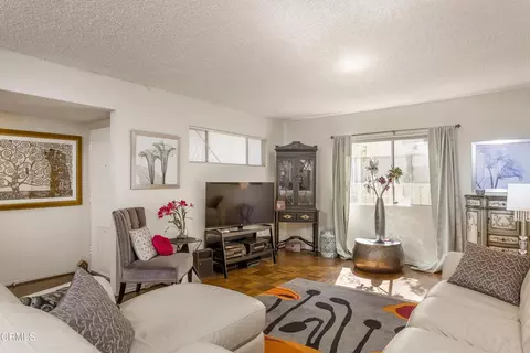 385 Cliff Dr #3, Pasadena, CA 91107