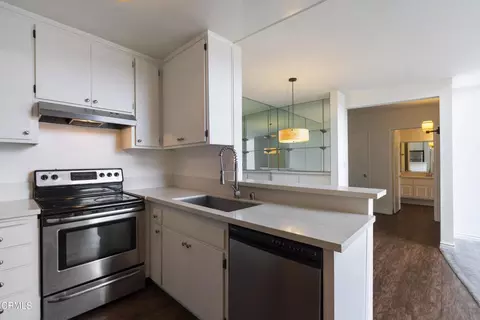 Kitchen - 355 S Los Robles Ave #339, Pasadena, CA 91101 photo 3 of 4