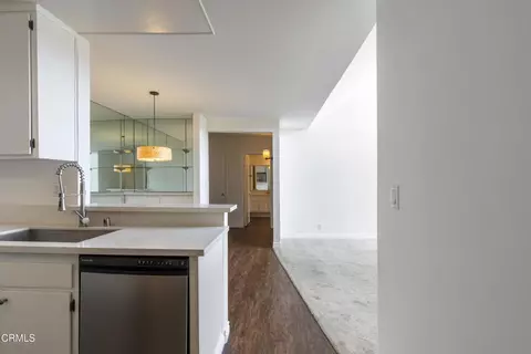 Kitchen - 355 S Los Robles Ave #339, Pasadena, CA 91101 photo 4 of 4