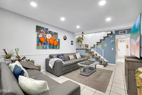 13175 Bromont Ave, Sylmar, CA 91342