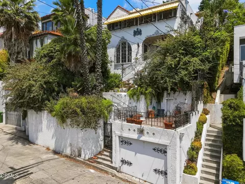 3911 De Longpre Ave, Los Angeles, CA 90027