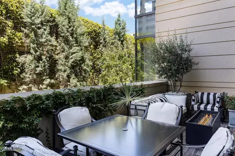 Exterior - 345 E Colorado Blvd #203, Pasadena, CA 91101 photo 2 of 8