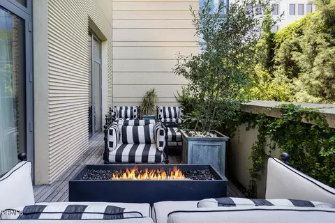 Exterior - 345 E Colorado Blvd #203, Pasadena, CA 91101 photo 3 of 8