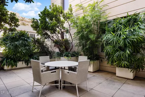 Exterior - 345 E Colorado Blvd #203, Pasadena, CA 91101 photo 5 of 8