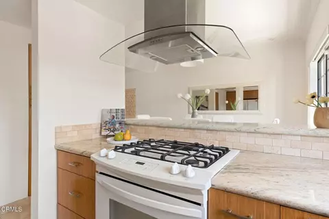 Kitchen - 515 S Madison Ave #3, Pasadena, CA 91101 photo 2 of 3