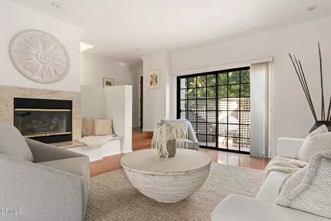 Living - 515 S Madison Ave #3, Pasadena, CA 91101 photo 1 of 3