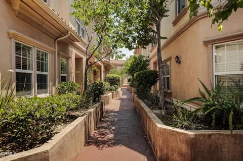 3974 Pennsylvania Ave #110, La Crescenta, CA 91214
