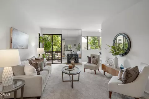 497 E California Blvd #203, Pasadena, CA 91106