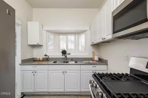 Kitchen - 1969 N Raymond Ave, Pasadena, CA 91103 photo 1 of 3