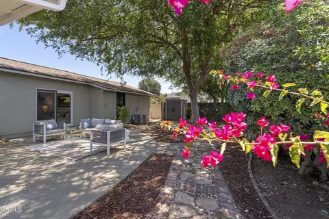 Exterior - 1300 Solita Rd, Pasadena, CA 91103 photo 10 of 16