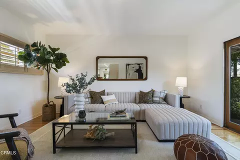 Living - 1300 Solita Rd, Pasadena, CA 91103 photo 4 of 5