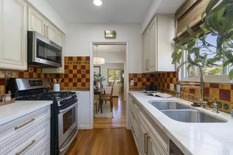 Kitchen - 1300 Solita Rd, Pasadena, CA 91103 photo 3 of 6