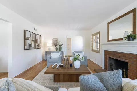 Living - 1300 Solita Rd, Pasadena, CA 91103 photo 3 of 5