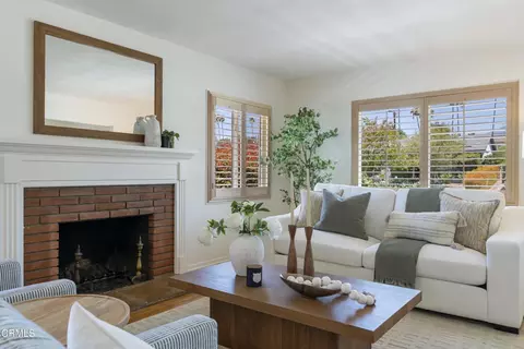 Living - 1300 Solita Rd, Pasadena, CA 91103 photo 2 of 5