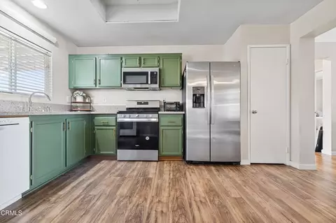 Kitchen - 11959 Poppy Rd, Adelanto, CA 92301 photo 2 of 3