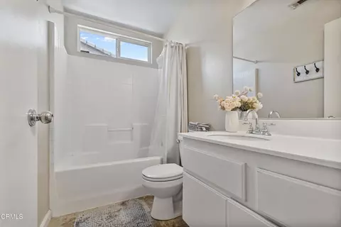 Bath - 11959 Poppy Rd, Adelanto, CA 92301 photo 1 of 2